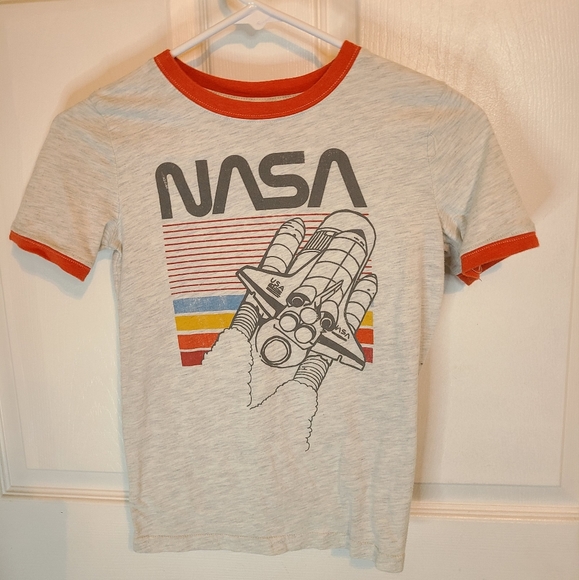 (1573) Sonoma Youths NASA T-Shirt,  Size 8, Color: Grey - Picture 2 of 10
